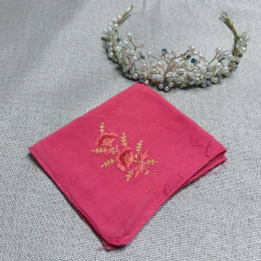 Vintage Red Embroidered Handkerchief Floral Cotton Cotton Hankie